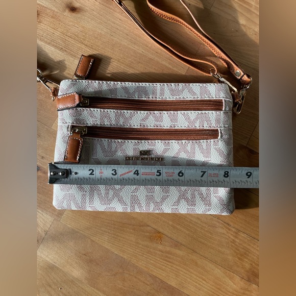 Purse - Picture 10 of 13